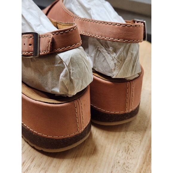 Clarks Kassanda Step Wedge Sandal Women's Size 9.5 Peach Nubuck - Picture 11 of 13